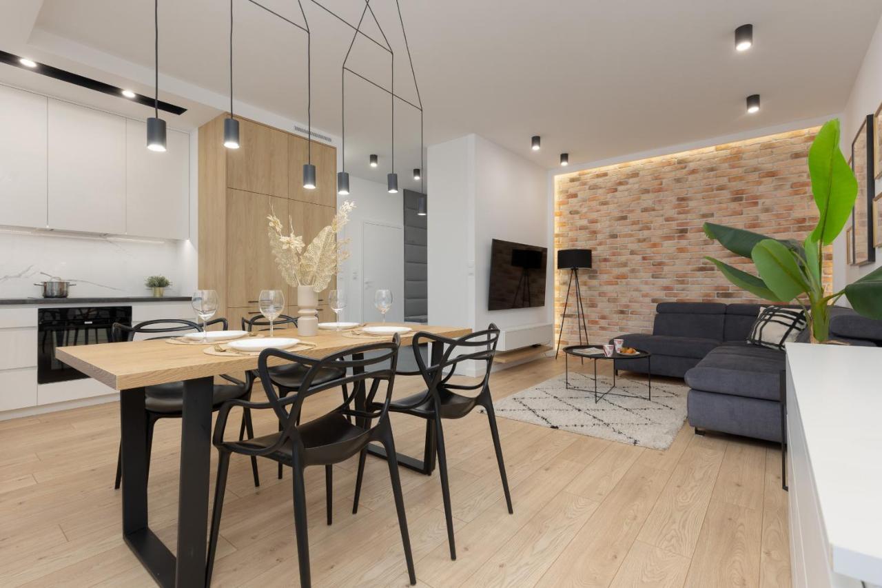 Loft Apartment With Parking In Warsaw By Noclegi Renters Esterno foto
