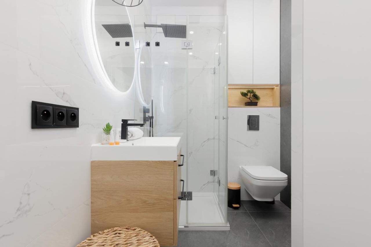 Loft Apartment With Parking In Warsaw By Noclegi Renters Esterno foto
