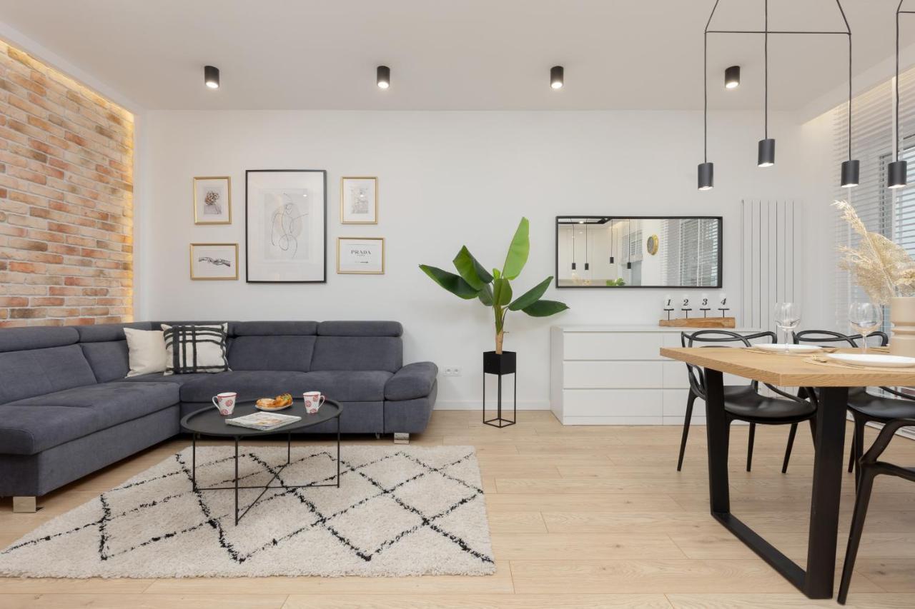 Loft Apartment With Parking In Warsaw By Noclegi Renters Esterno foto